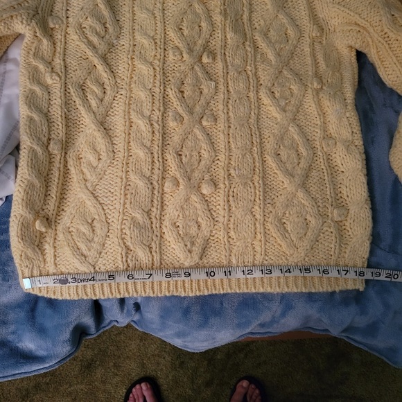 Chelsea Studio Yellow Sweater - Picture 4 of 6